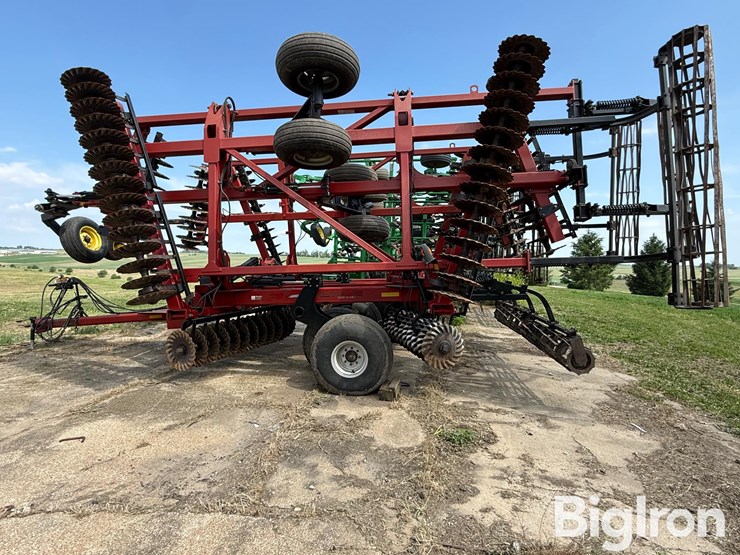 2010-case-ih-330-image-8