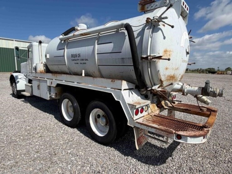 1992-peterbilt-379-image-8