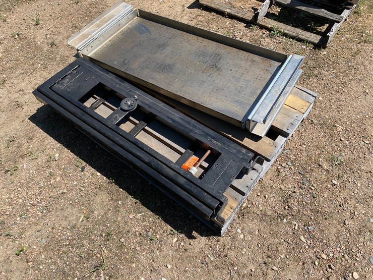 #7439-•-slide-out-truck-box-parts-image-1