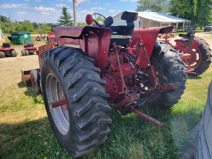 case-ih-farmall-706-image-4