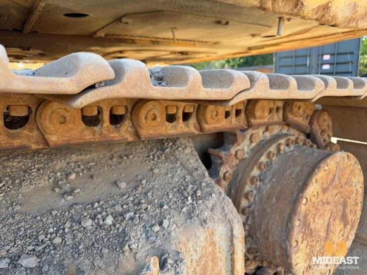 2017-caterpillar-349fl-image-11