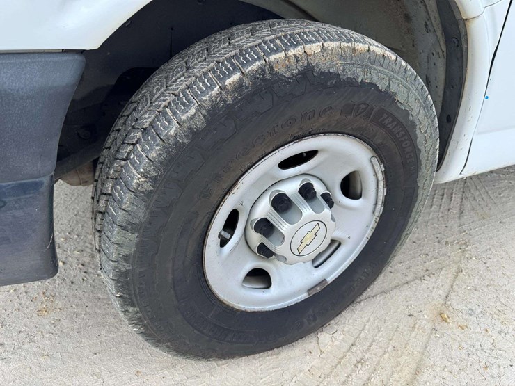 2013-chevrolet-express-g2500-image-27