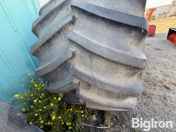 firestone-1250/45-32-tire-&-rim-image-9