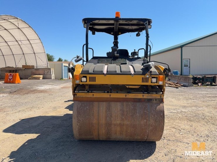 2016-caterpillar-cb54b-image-8