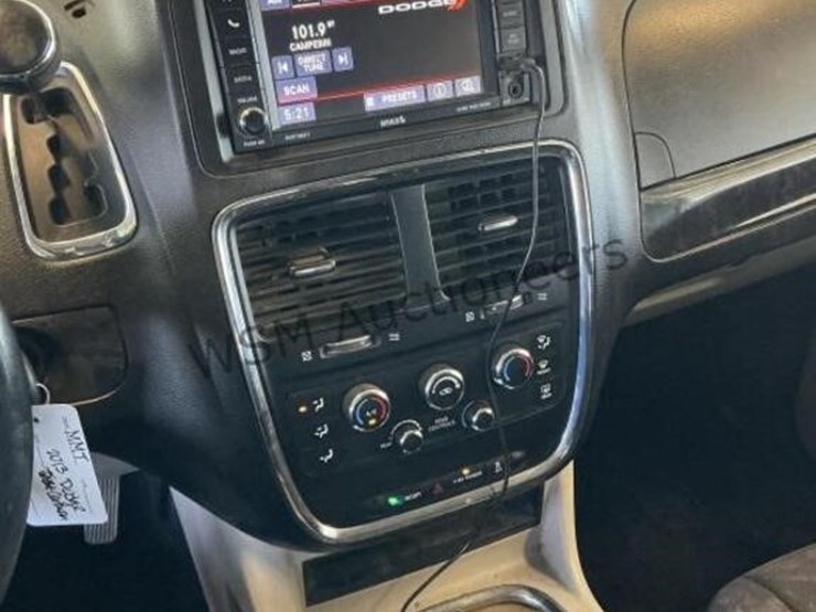 2013-dodge-grand-caravan-image-22