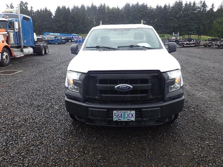 2016-ford-f150-xl-image-2