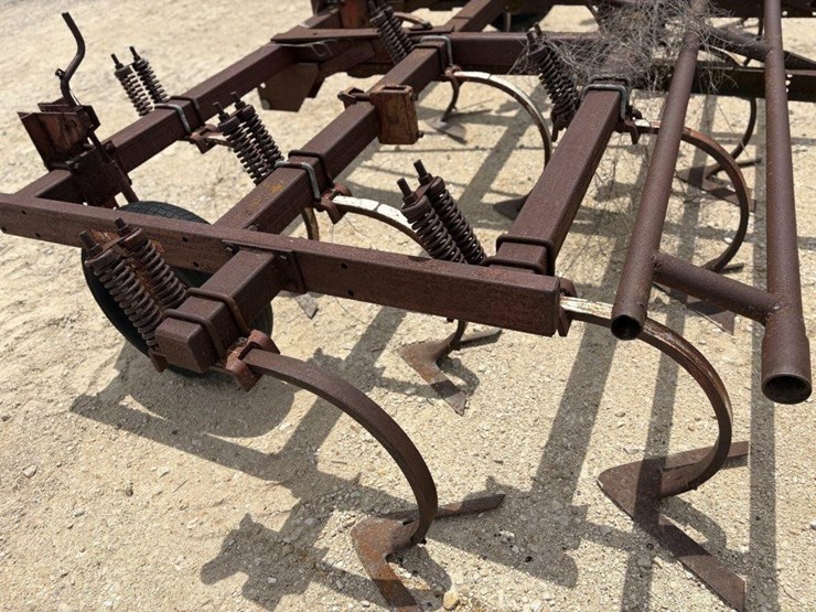 l2---14-shank-cultivator-image-5