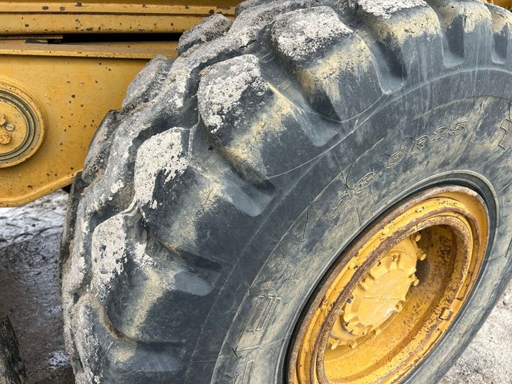 caterpillar-d250e-image-16