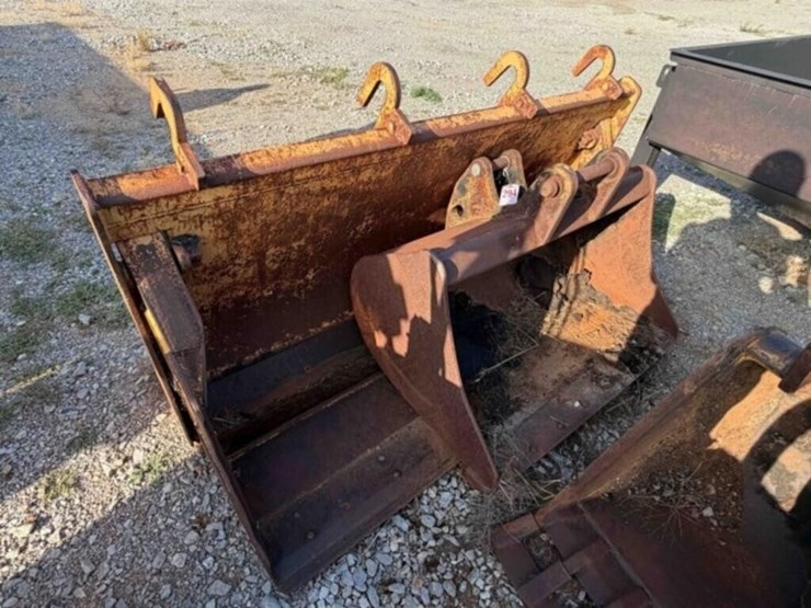 gannon-4-in-1-bucket-image-1