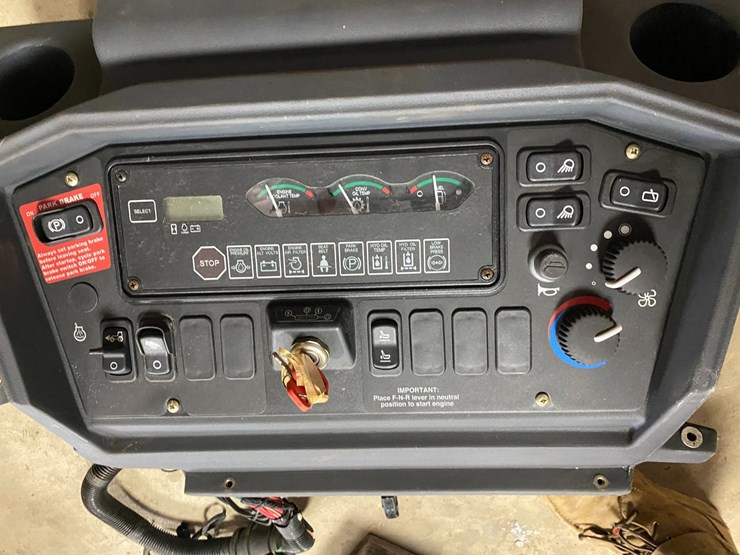 #7513-•-john-deere-new-takeoff-dash-and-control-center-(antigo,-wi)-image-4