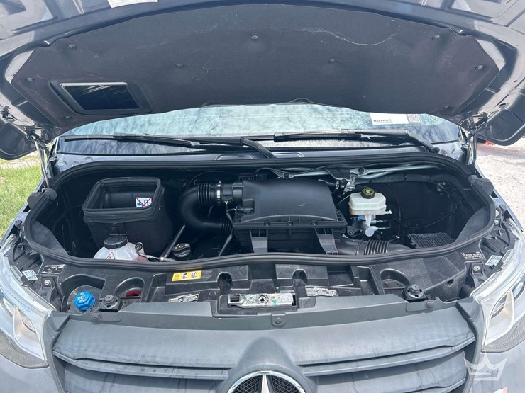2021-mercedes-benz-sprinter-4500-image-9
