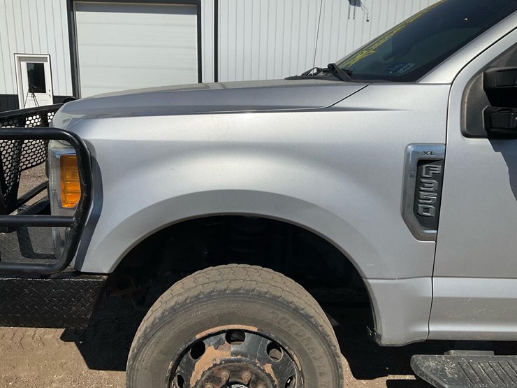 2017-ford-f350-image-16