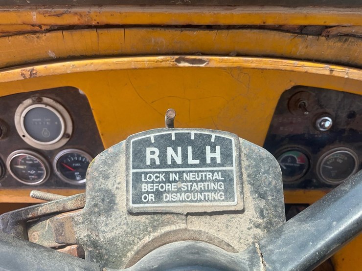1980-john-deere-644-image-45