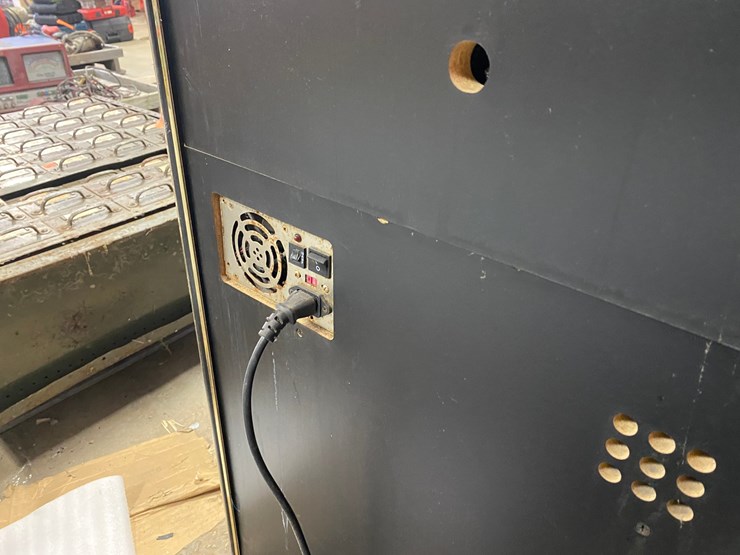 #7514-•-(2)-h&j-vending-slot-machines-(antigo,-wi)-image-14