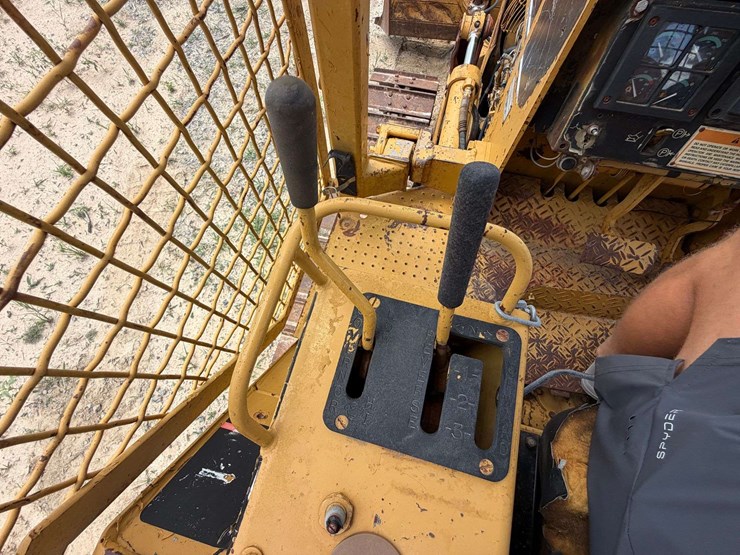 caterpillar-d3c-image-25