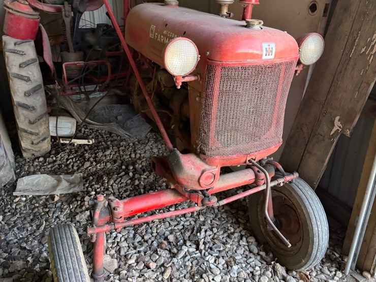 ihc-cub,-￼has-belly-mower-image-4