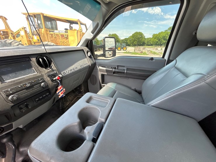 2014-ford-f550-image-10