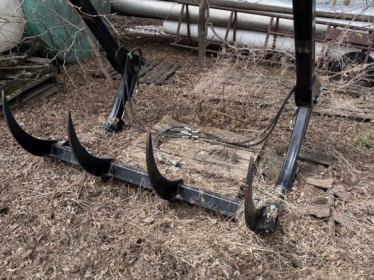 grapple-fork,-like-new,-came-off-new-holland-6070-tractor-and-loader,-would-fit-others-image-4