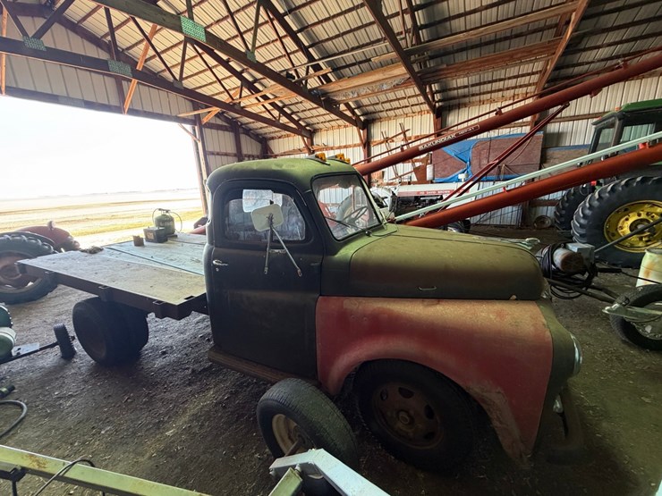 1948-dodge-one-ton-with-flatbed-image-7