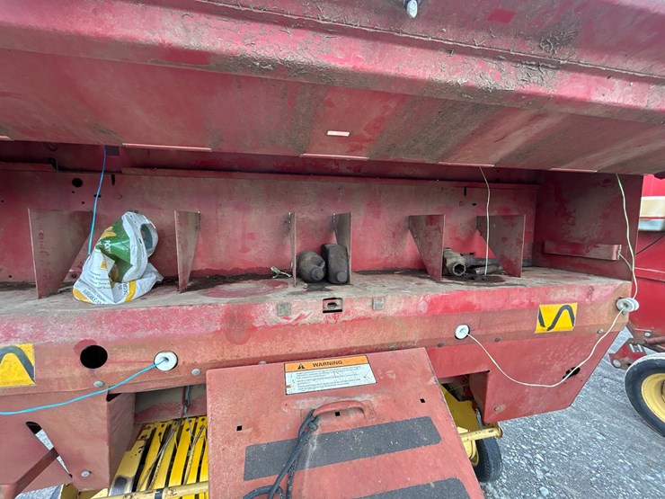 new-holland-654-image-8