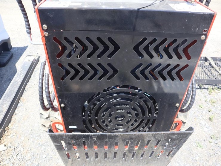 ft380-mini-skidloader-image-10