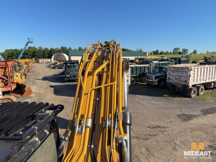 2017-caterpillar-349fl-image-29