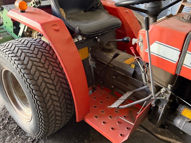 massey-ferguson-1010-image-8