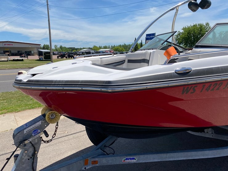 #7032-•-2014-yamaha-212ss-boat-with-trailer-(has-title)-(antigo,-wi)-image-12