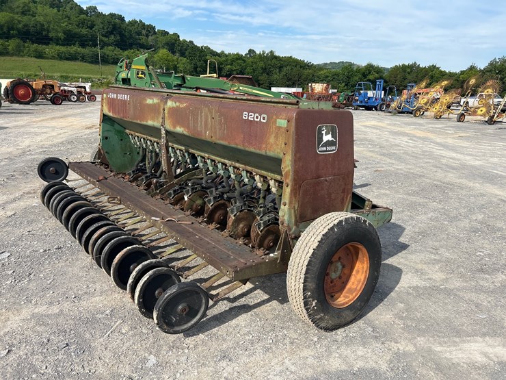 john-deere-8200-image-6