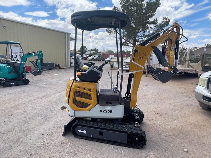 #2663-•-unused-cfg-mini-excavator-image-4