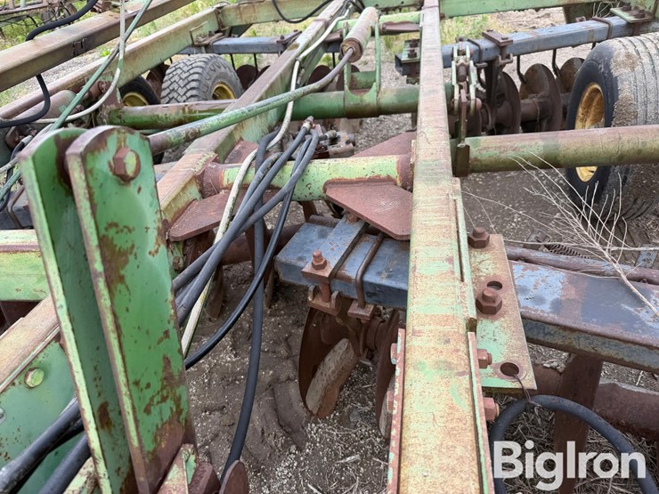 john-deere-30-image-13