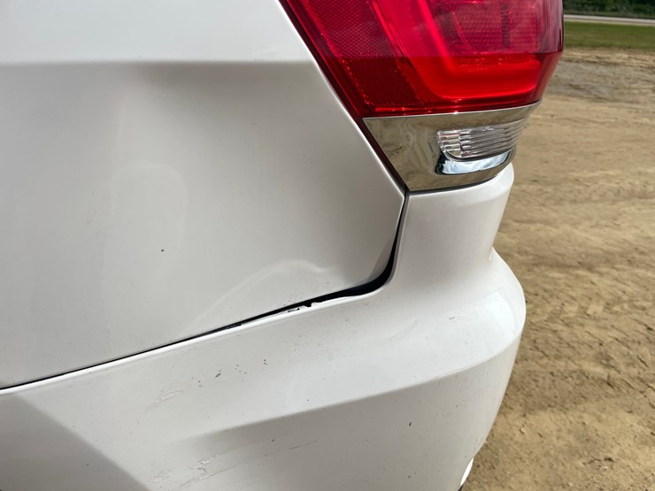 2017-jeep-grand-cherokee-laredo-image-14
