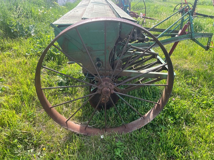 10-john-deere-10-image-18