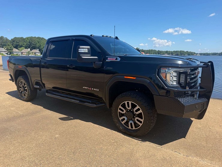 2020-gmc-sierra-2500-image-2
