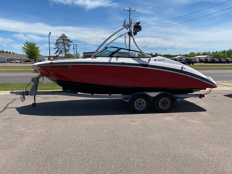 #7032-•-2014-yamaha-212ss-boat-with-trailer-(has-title)-(antigo,-wi)-image-10
