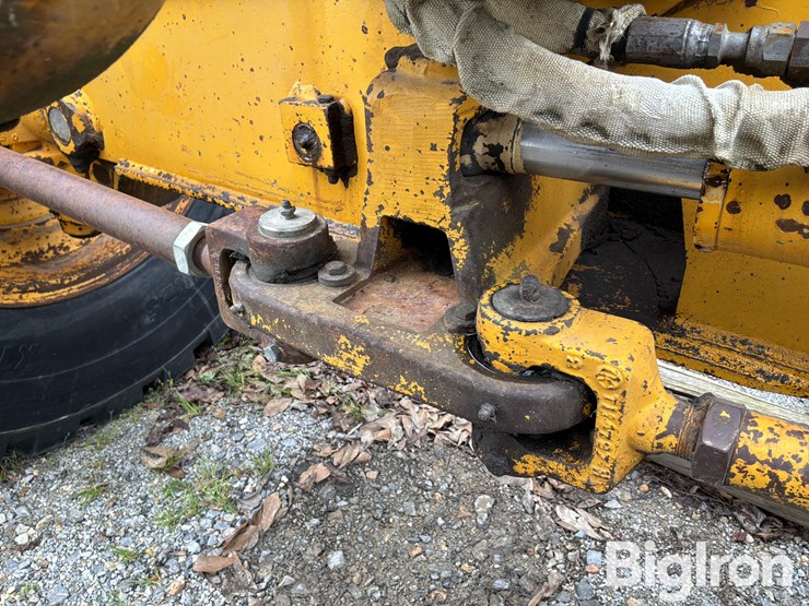 1992-deere-770bh-image-11
