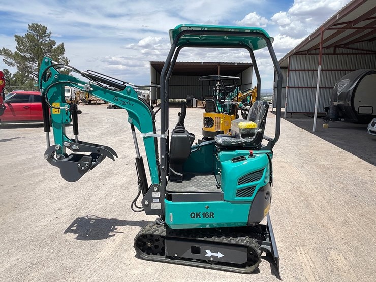 #2659-•-unused-cfg-mini-excavator-image-8