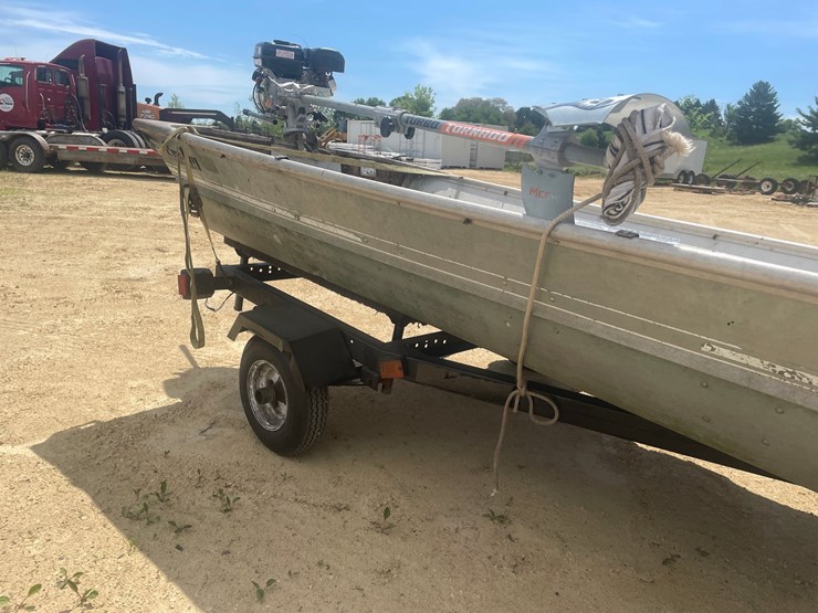 #2001-•-14'-landau-aluminum-boat-with-a-mud-motor-(no-title)-image-16