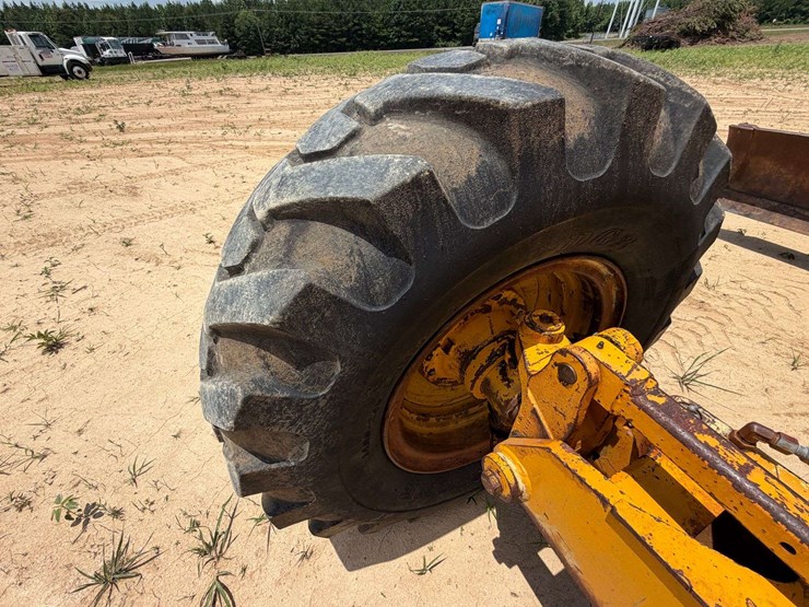 1992-deere-670b-image-8