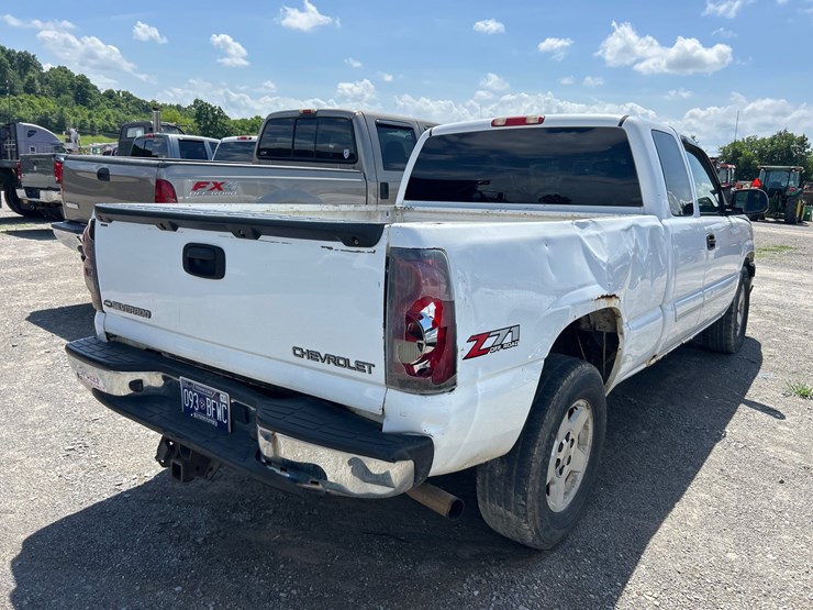 2004-chevrolet-1500-image-2