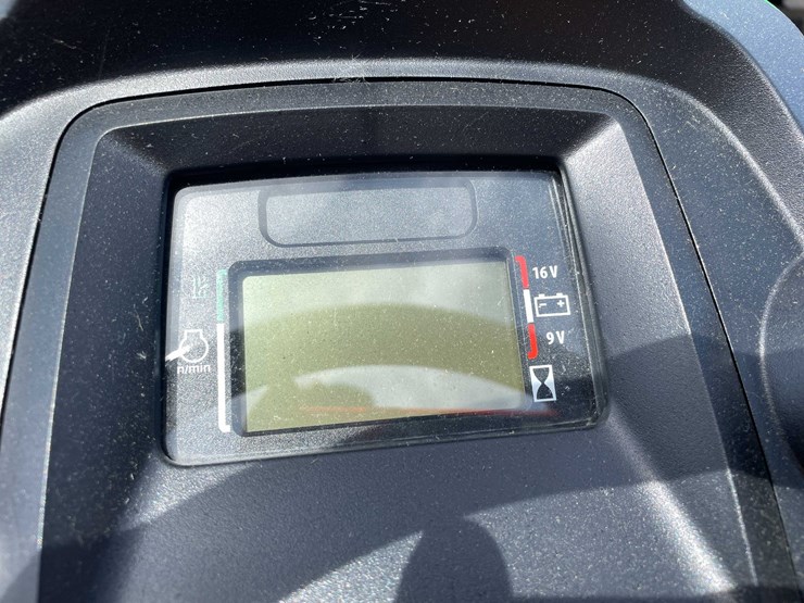 2021-john-deere-x350-image-25