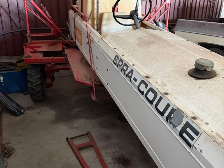 103-melroe-spray-coupe,-engine-runs,-transmission-linkage-issue,-have-booms-image-19