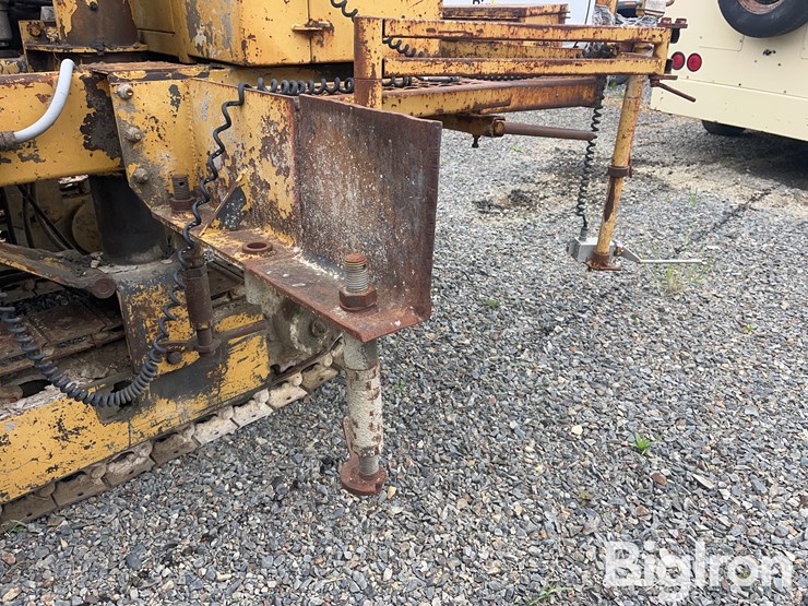 1987-power-curber-5700-crawler-automatic-curb-&-gutter-machine-image-16