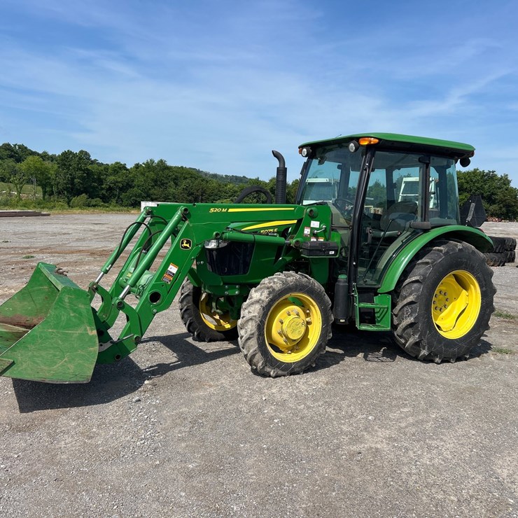 JOHN DEERE 5075E