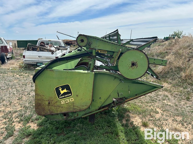 1982-john-deere-230-image-6
