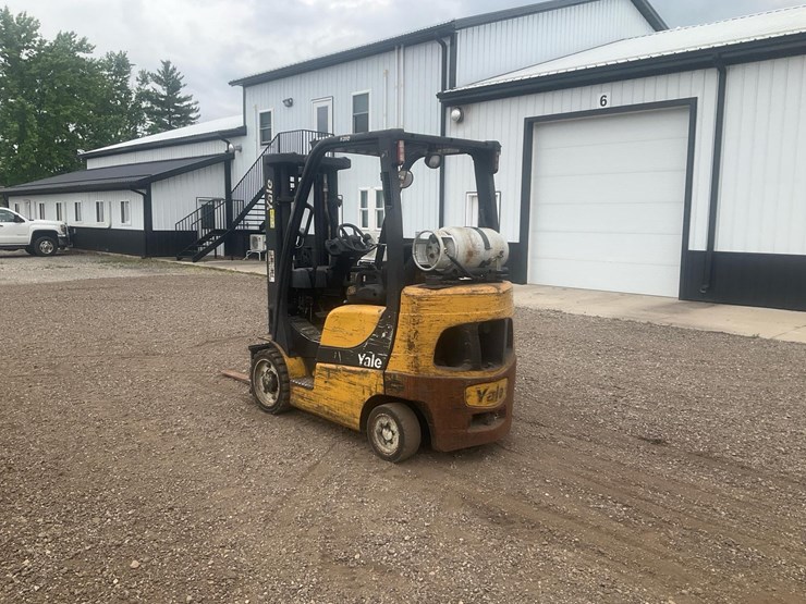 #1360-•-2007-yale-forklift-image-5