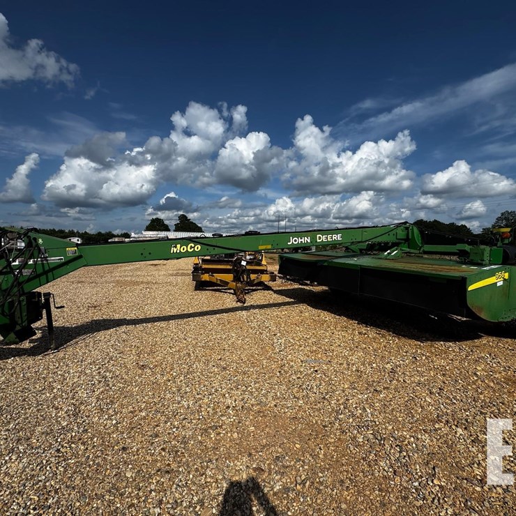 JOHN DEERE 956