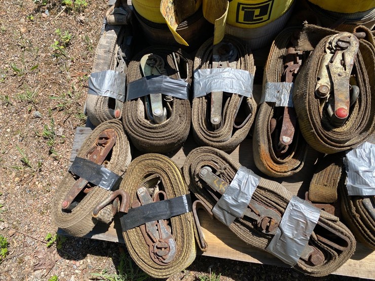 #7432-•-pallet-of-2"-ratchets-and-4"-straps-(antigo,-wi)-image-8