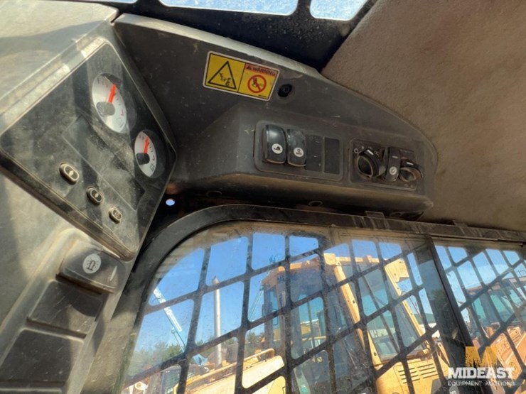 2011-caterpillar-262c-image-13