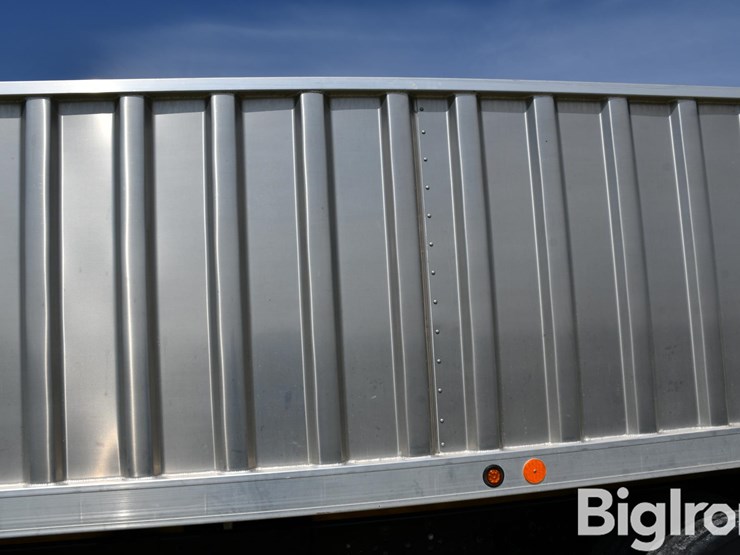 2025-ford-f750-image-17